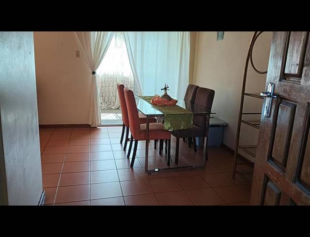 2 BEDROOM PROPERTY TO RENT IN FIELDS HILL